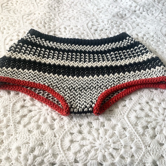 Zara crochet knit shorts. - Picture 2 of 7